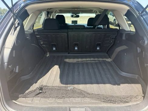 Used 2017 Subaru Outback 2.5i Premium AWD/4WD image 10