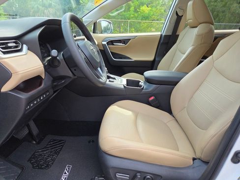 Used 2025 Toyota RAV4 Limited w/ Advanced Technology Package AWD/4WD image 25
