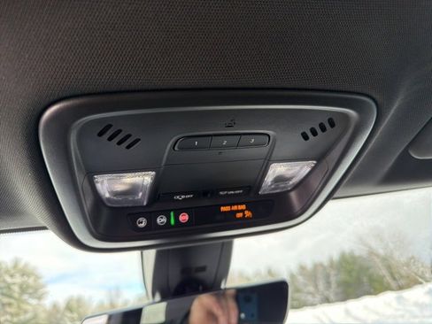 Certified 2023 Chevrolet Traverse RS image 20