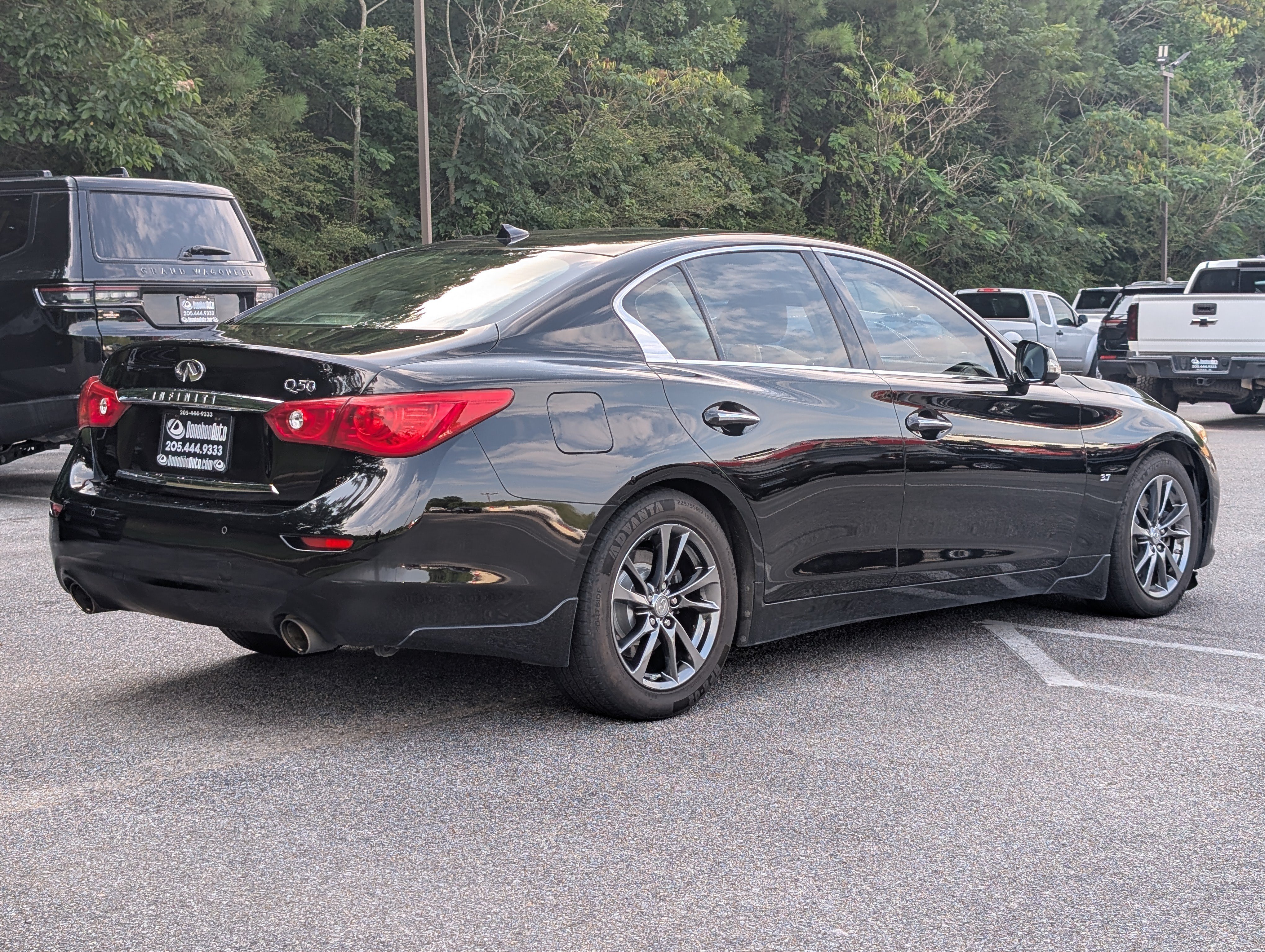Used 2015 INFINITI Q50 Premium w/ Deluxe Touring Package RWD image 9
