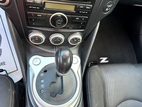 Used 2013 Nissan 370Z Touring image 11