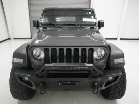 Used 2020 Jeep Gladiator Sport w/ Quick Order Package 24S AWD/4WD image 2