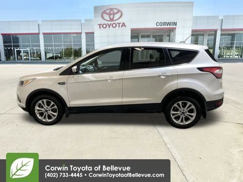 Used 2017 Ford Escape SE w/ SE Cold Weather Package image 2