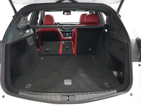 Used 2024 Alfa Romeo Stelvio Veloce image 33