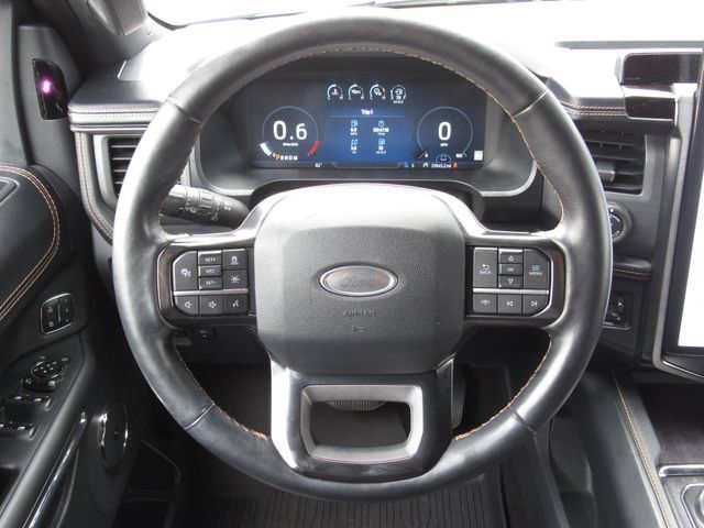 Used 2023 Ford Expedition Platinum AWD/4WD image 26