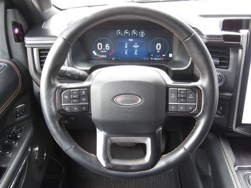 Used 2023 Ford Expedition Platinum AWD/4WD image 26