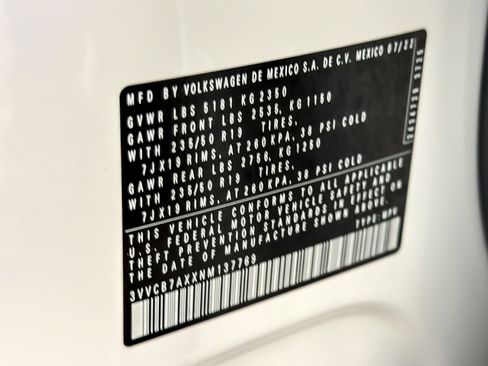 Used 2022 Volkswagen Tiguan SE R-Line image 27