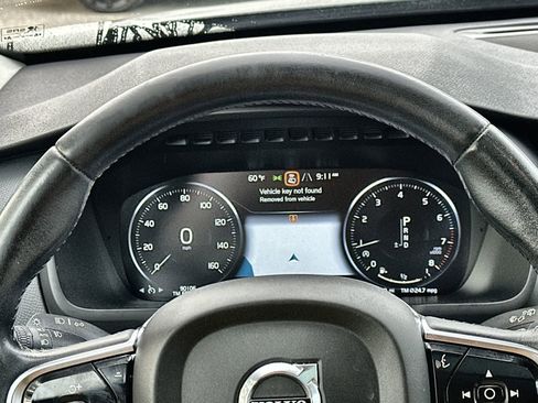 Used 2016 Volvo XC90 T6 Momentum image 18