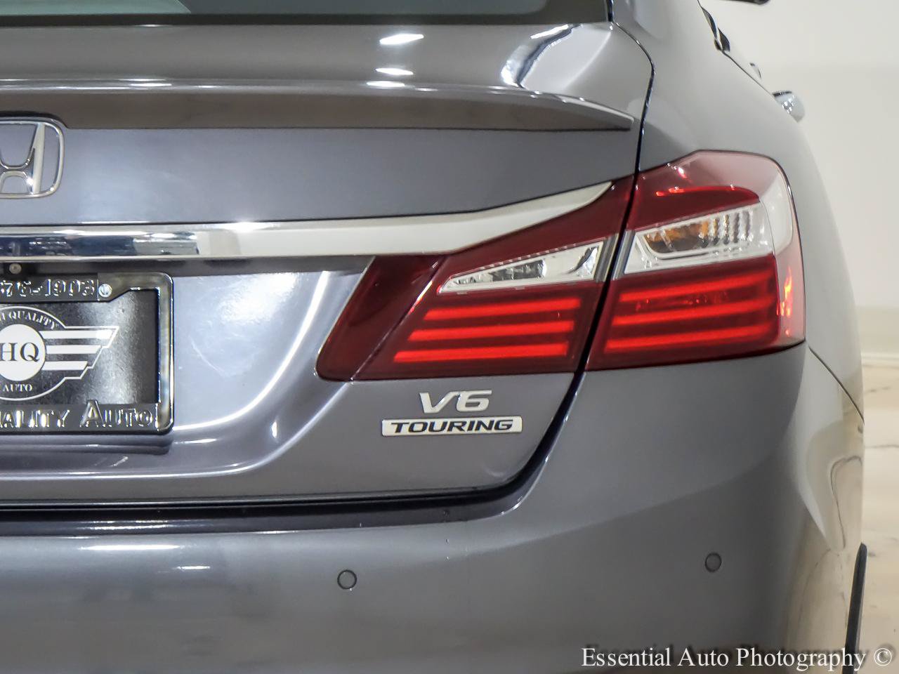 Used 2017 Honda Accord Touring image 8