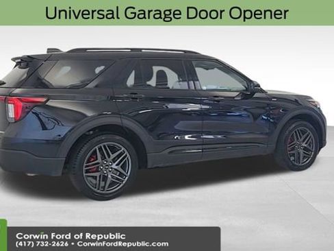 Used 2025 Ford Explorer ST-Line w/ ST-Line Street Pack image 10