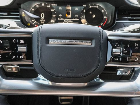 New 2026 Land Rover Range Rover Long Wheelbase SE AWD/4WD image 32