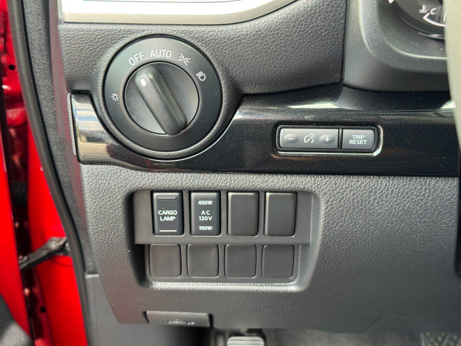 Used 2021 Nissan Titan SV w/ SV Convenience Package RWD image 15