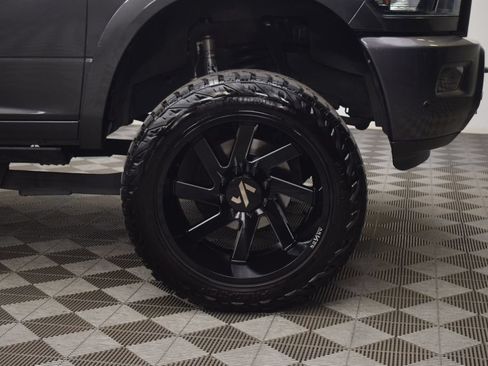 Used 2018 RAM 2500 Big Horn w/ Sport Appearance Group AWD/4WD image 32