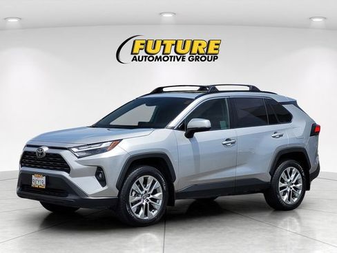 Used 2022 Toyota RAV4 XLE Premium FWD image 5