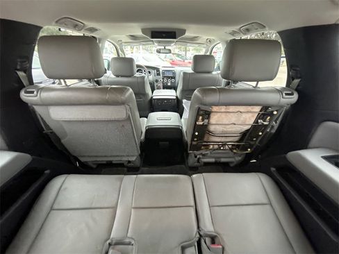 Used 2015 Toyota Sequoia Platinum image 16