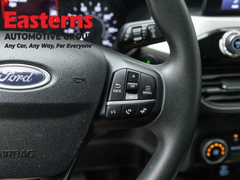 Used 2022 Ford Escape SE FWD image 15