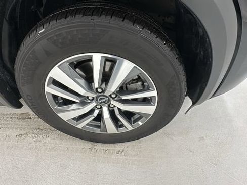 Certified 2025 Nissan Pathfinder SL image 9