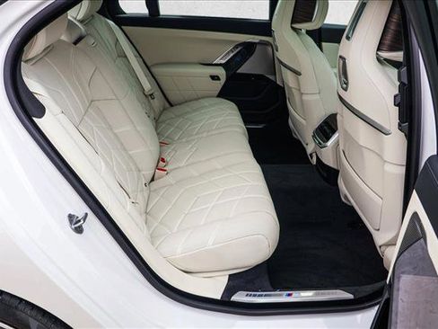 New 2026 BMW i7 xDrive60 AWD/4WD image 22