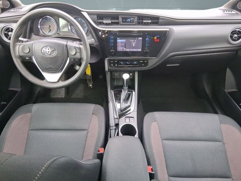 Used 2019 Toyota Corolla LE image 14