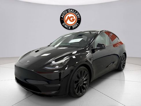 Used 2022 Tesla Model Y Performance image 3