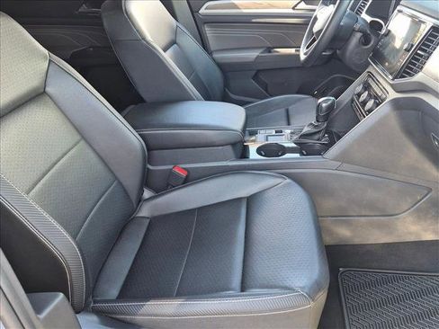 Used 2022 Volkswagen Atlas Cross Sport SE FWD image 20