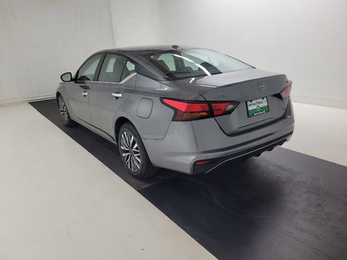 Used 2023 Nissan Altima 2.5 SV AWD/4WD image 5