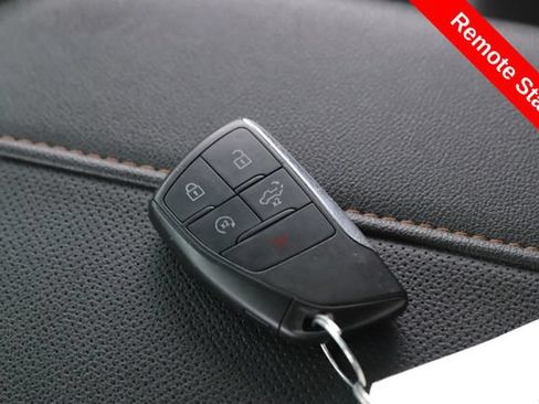 Used 2024 GMC Sierra 1500 AT4 w/ Technology Package AWD/4WD image 3