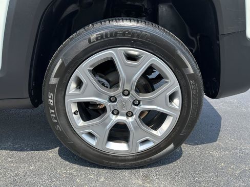 Used 2020 Jeep Renegade Limited w/ UConnect 8.4 Nav Group AWD/4WD image 74