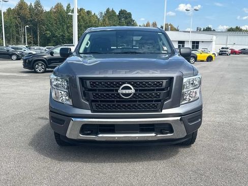Used 2024 Nissan Titan SV AWD/4WD image 9