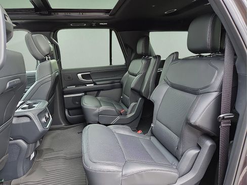 New 2026 Ford Expedition Max Platinum w/ Stealth Performance Package AWD/4WD image 11