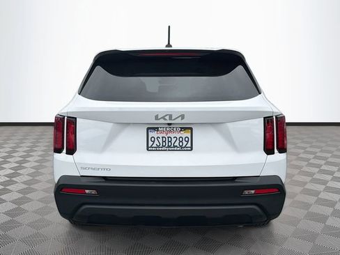 Used 2023 Kia Sorento LX FWD image 6