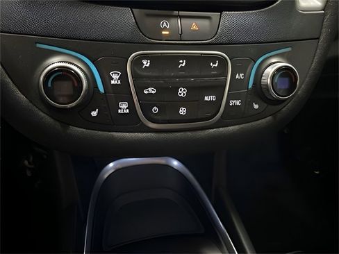 Used 2022 Chevrolet Malibu LT image 43