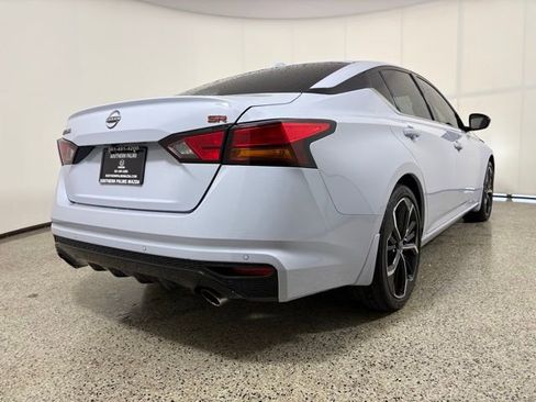 Used 2025 Nissan Altima 2.5 SR FWD image 7