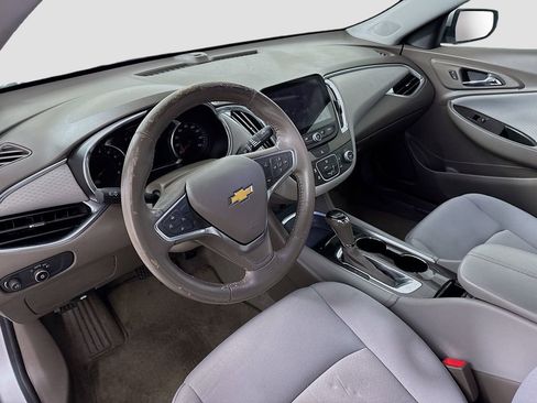 Used 2018 Chevrolet Malibu LT image 9