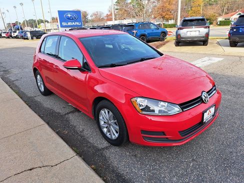 Used 2017 Volkswagen Golf S image 8