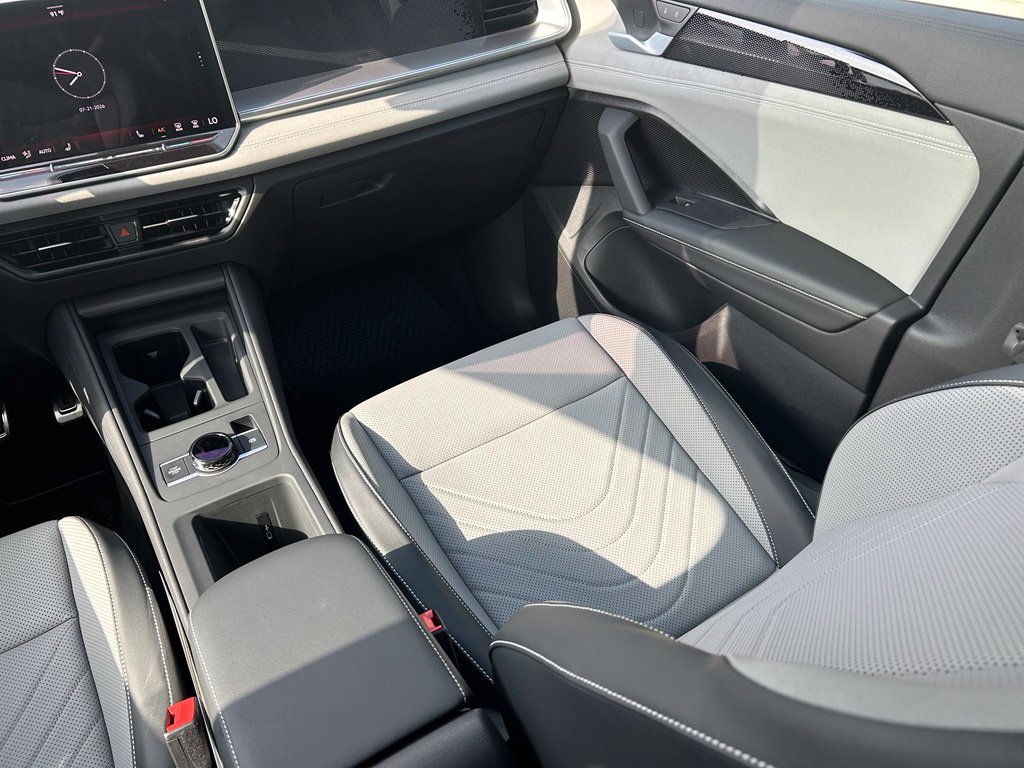 New 2026 Volkswagen Tiguan SE R-Line FWD image 10