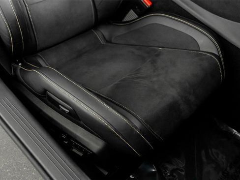 Used 2020 Mercedes-Benz AMG GT R image 32