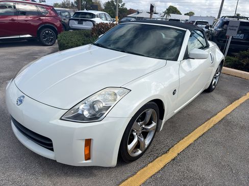 Used 2006 Nissan 350Z Touring image 1