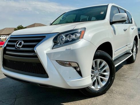 Used 2017 Lexus GX 460 Premium image 3
