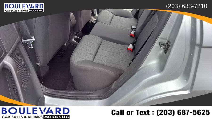 Used 2010 Ford Focus SE FWD image 25