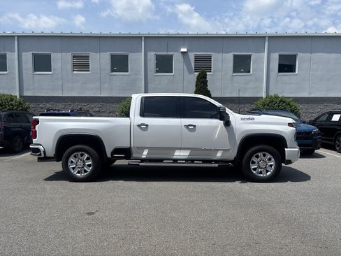 Used 2024 Chevrolet Silverado 2500 High Country w/ High Country Premium Package AWD/4WD image 24