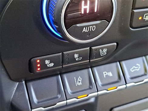 Used 2020 Chevrolet Silverado 2500 LTZ w/ Technology Package image 15