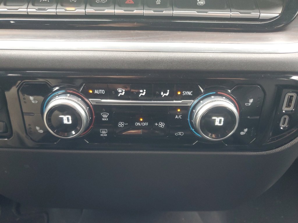Used 2025 GMC Sierra 1500 SLT AWD/4WD image 26