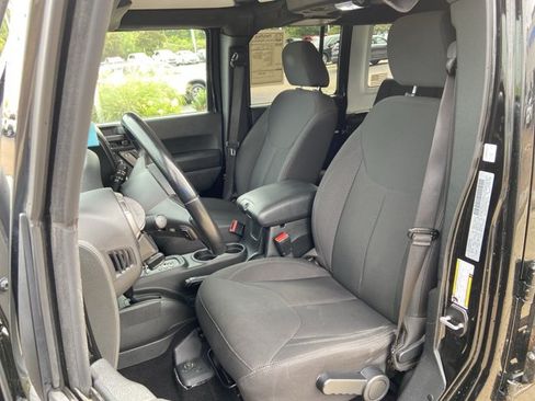 Used 2018 Jeep Wrangler Unlimited Sport AWD/4WD image 23