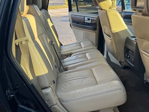 Used 2015 Lincoln Navigator 4WD w/ Equipment Group 101A Reserve image 19