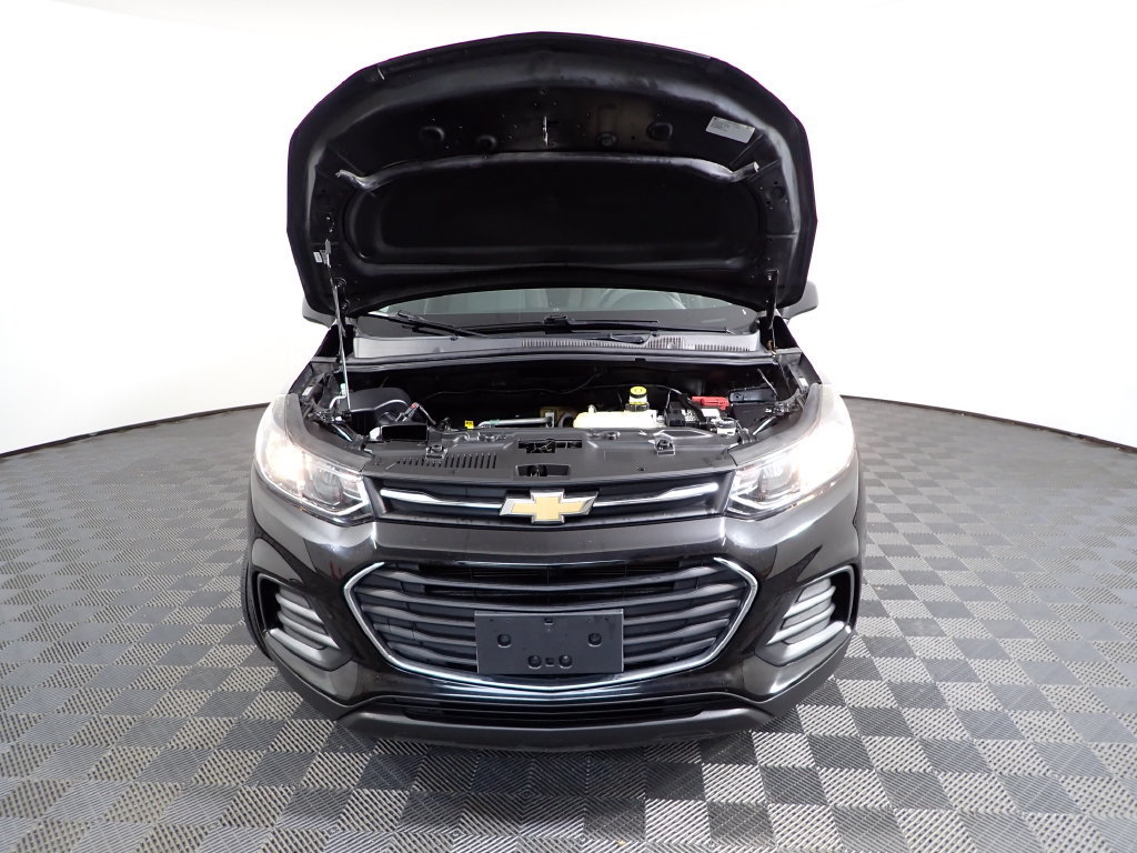 Used 2020 Chevrolet Trax LS w/ Tint and Cruise Package AWD/4WD image 35
