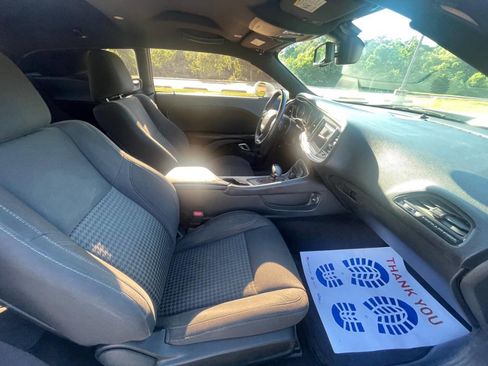 Used 2019 Dodge Challenger SXT image 15