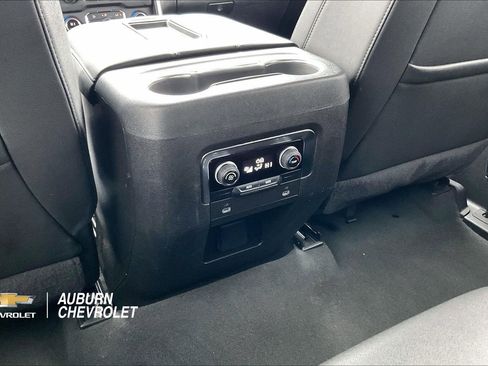 Used 2024 Chevrolet Suburban LT image 32