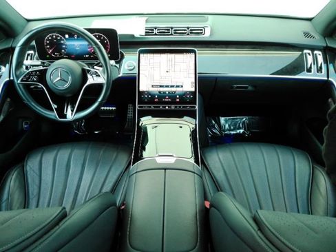 Used 2022 Mercedes-Benz S 500 4MATIC image 3
