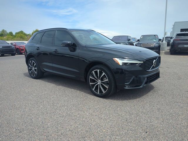 Used 2023 Volvo XC60 B5 Plus w/ Climate Package FWD image 4